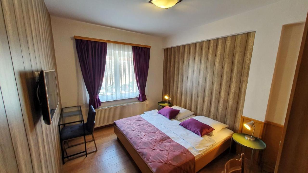 Hotel Zvonimir Otocac Exterior photo