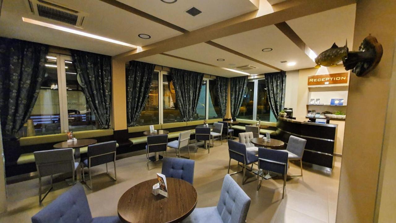 Hotel Zvonimir Otocac Exterior photo